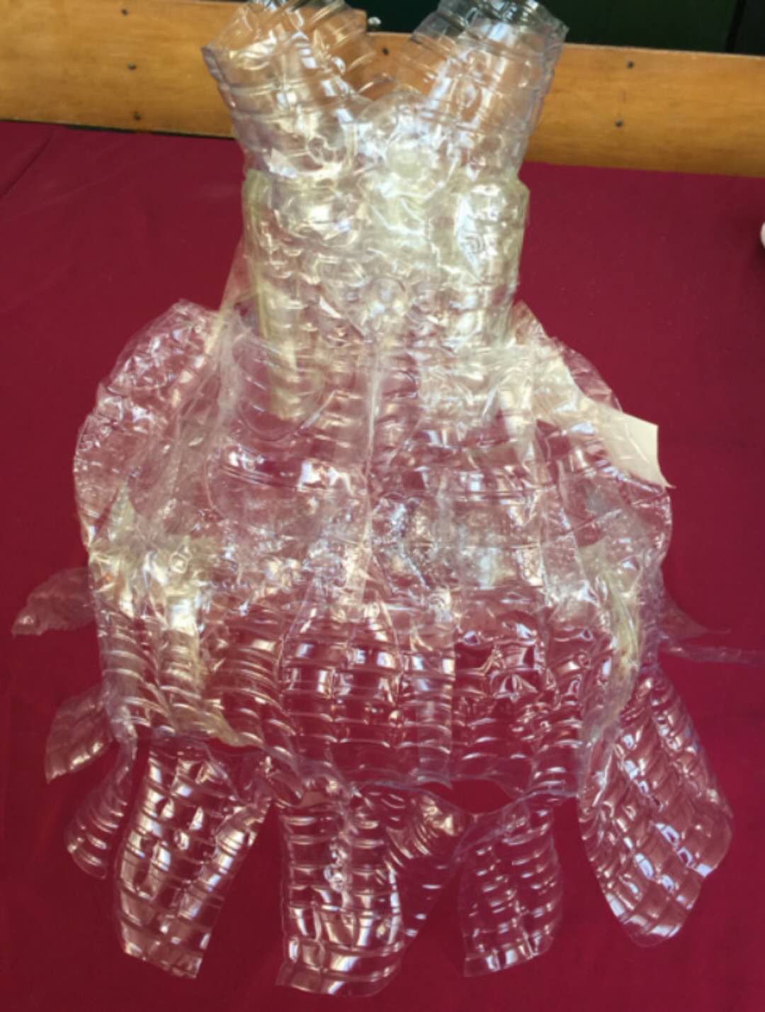 1523508912123070.jpg 图片2:最后的晚礼服.jpg